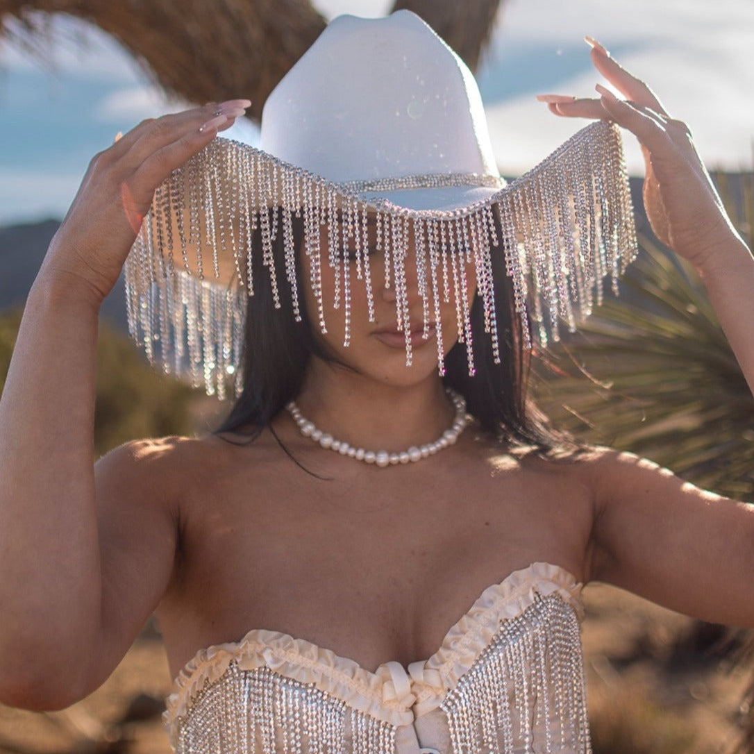 Leumoi Set Cowgirl 3 Pezzi: Cappello Con Strass, Bandana Frangiata E Occhiali A Cuore - Cosplay Western - 2
